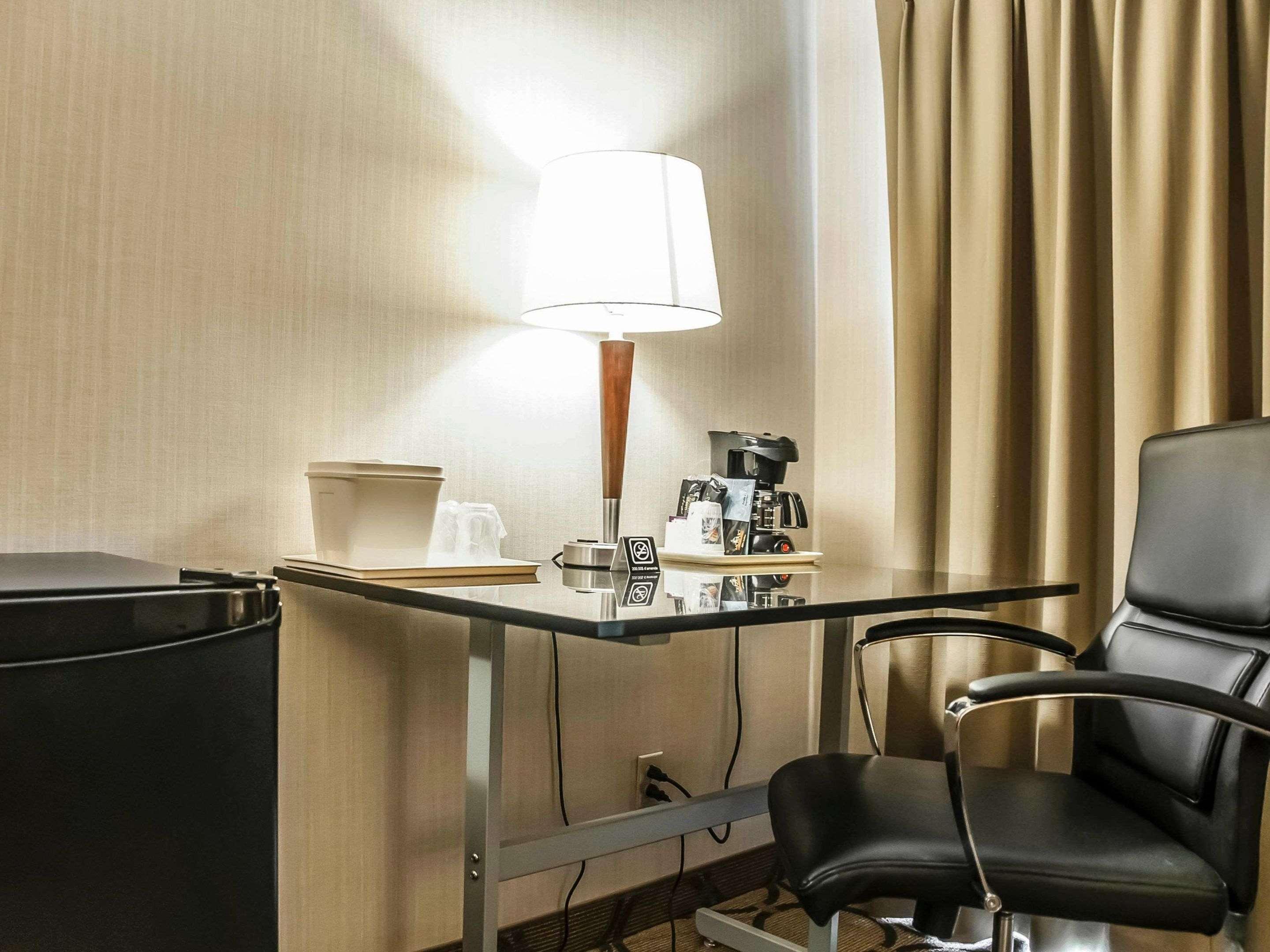 Comfort Inn Laval Eksteriør billede