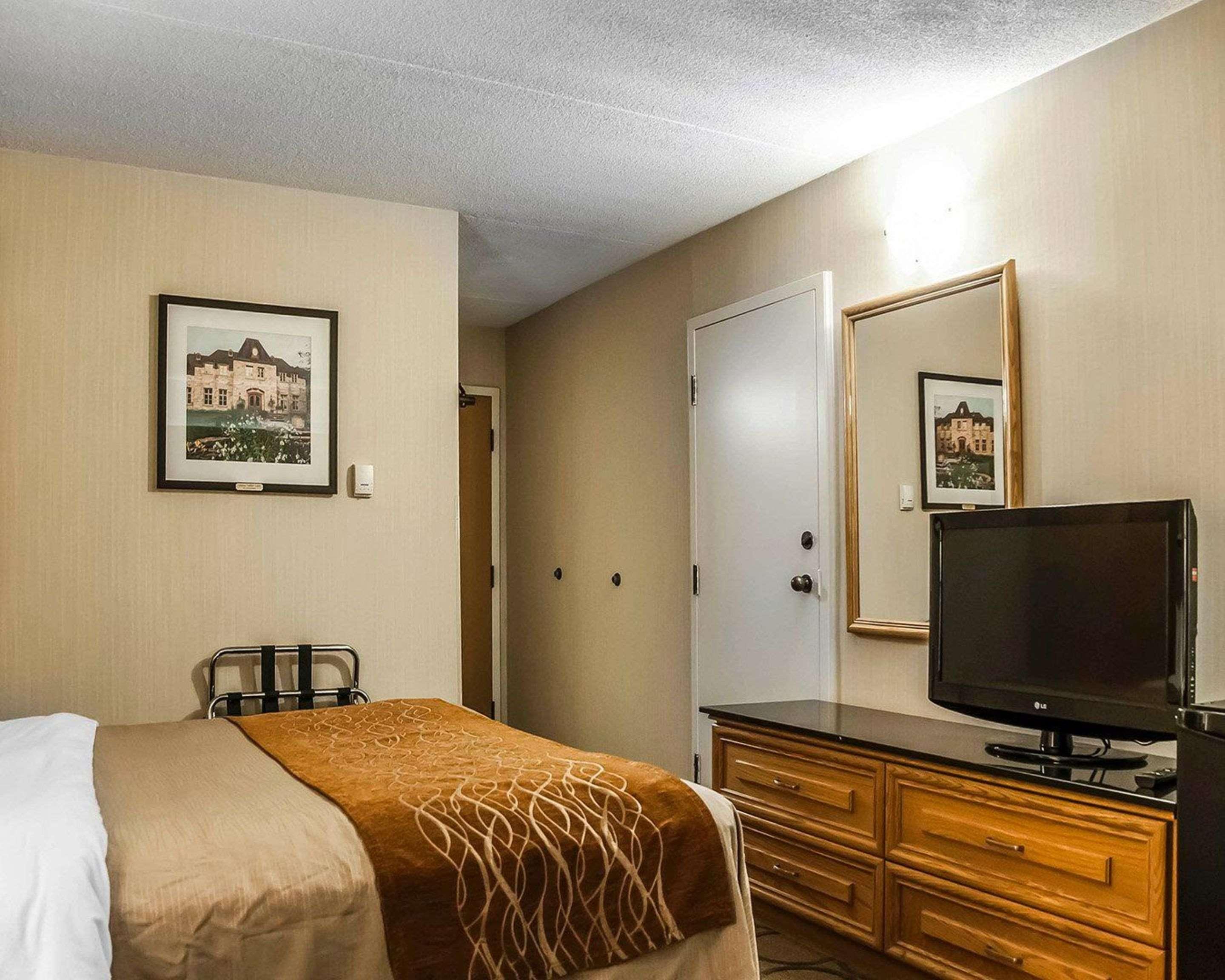 Comfort Inn Laval Eksteriør billede