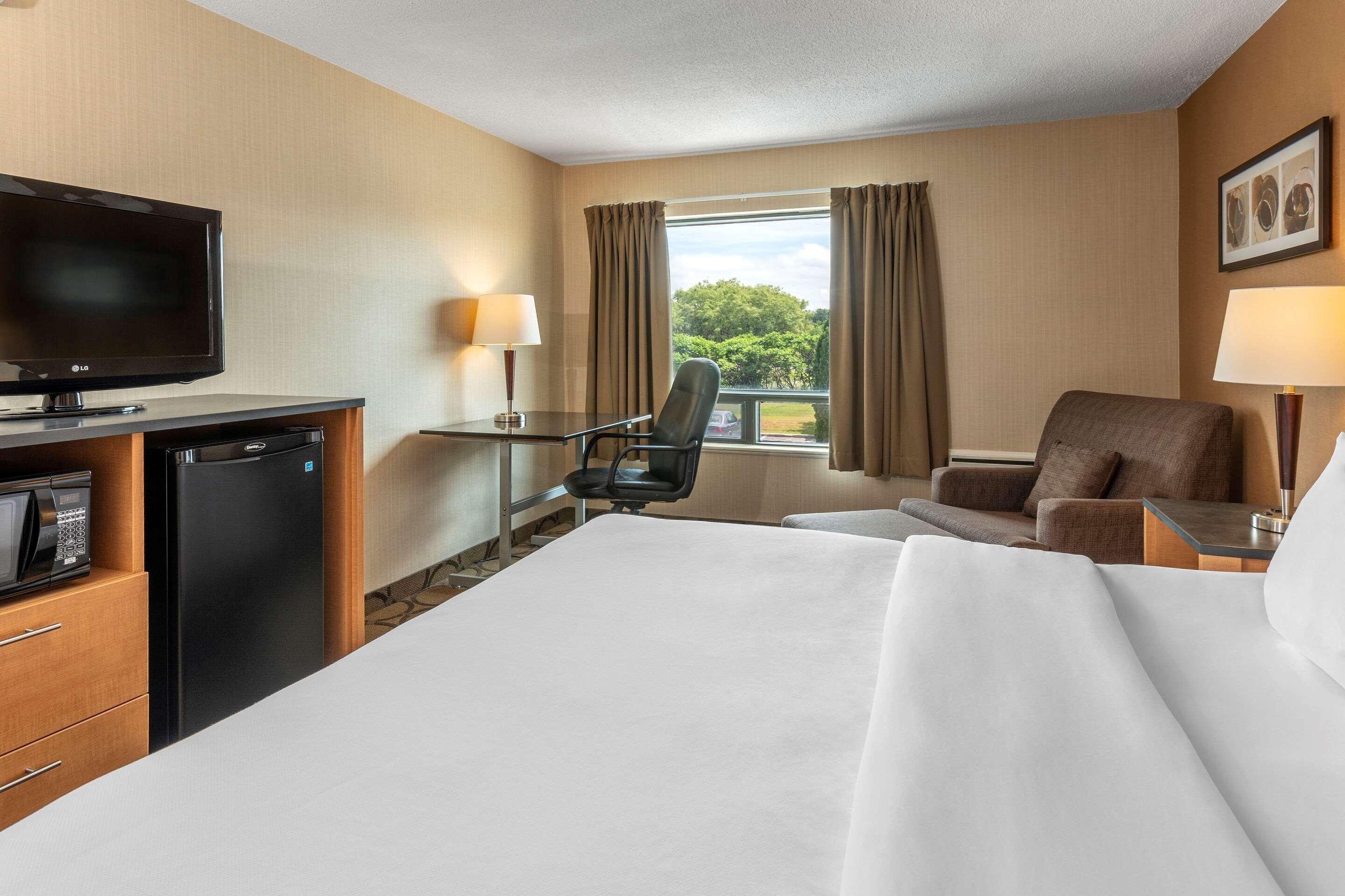 Comfort Inn Laval Eksteriør billede