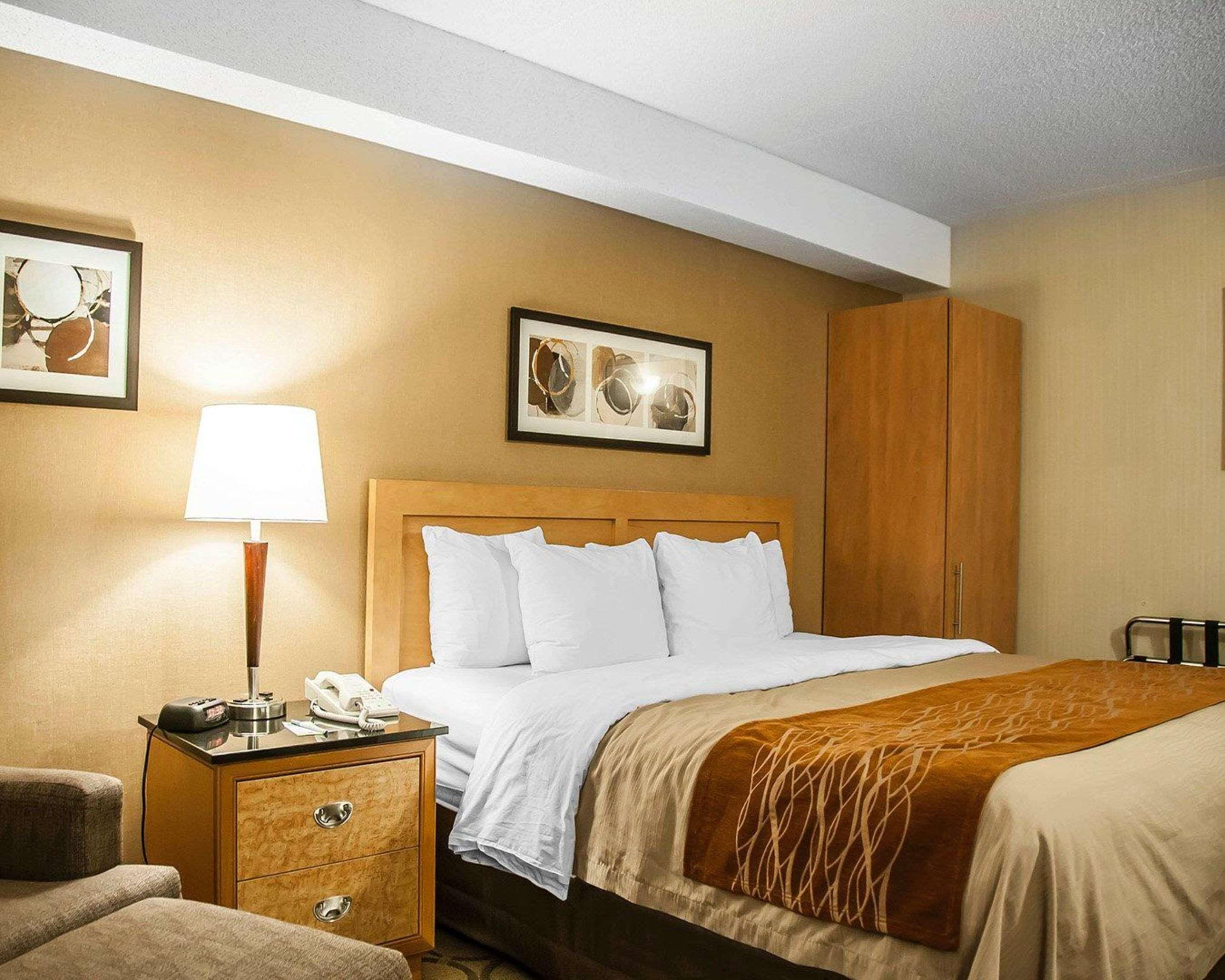 Comfort Inn Laval Eksteriør billede
