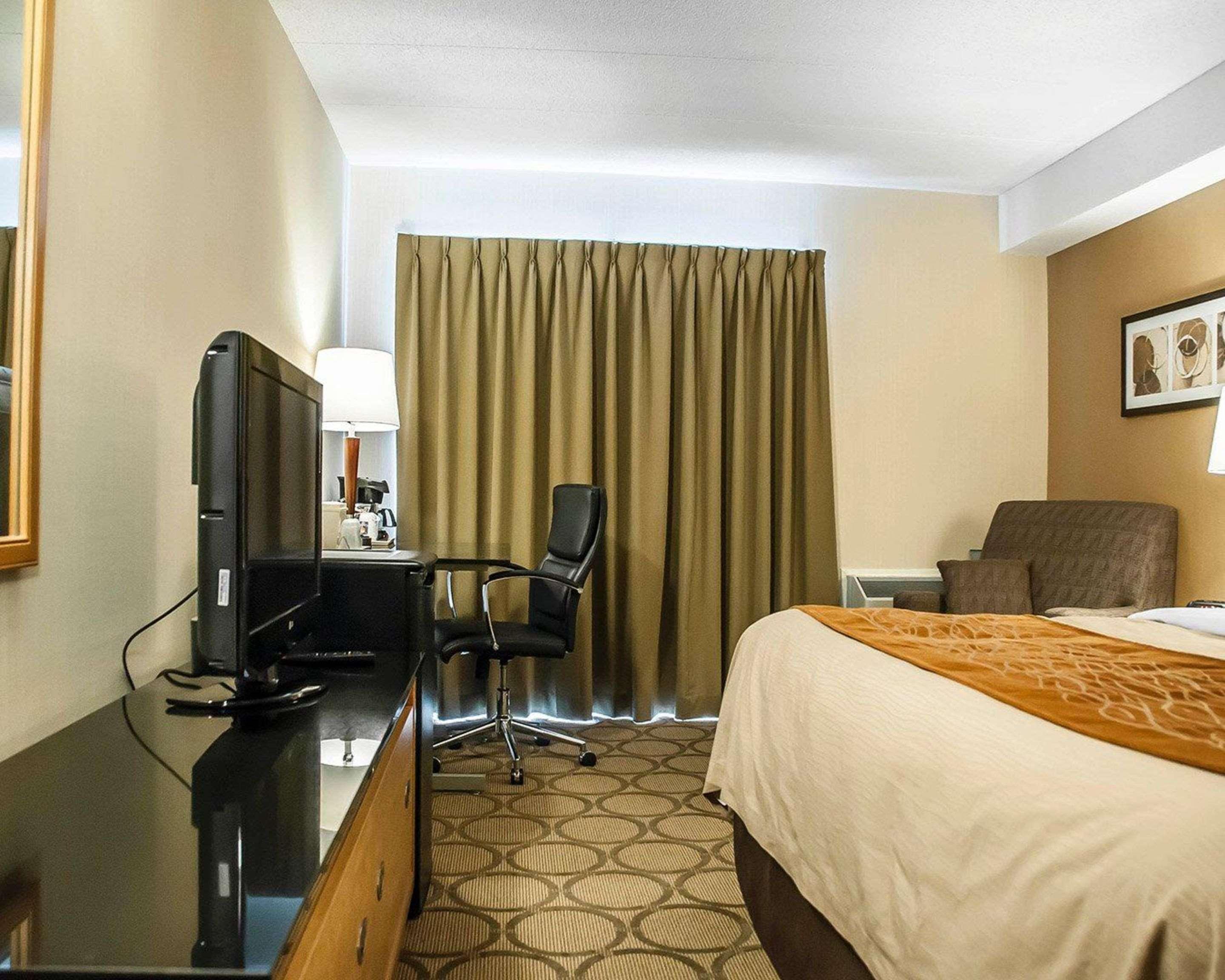 Comfort Inn Laval Eksteriør billede