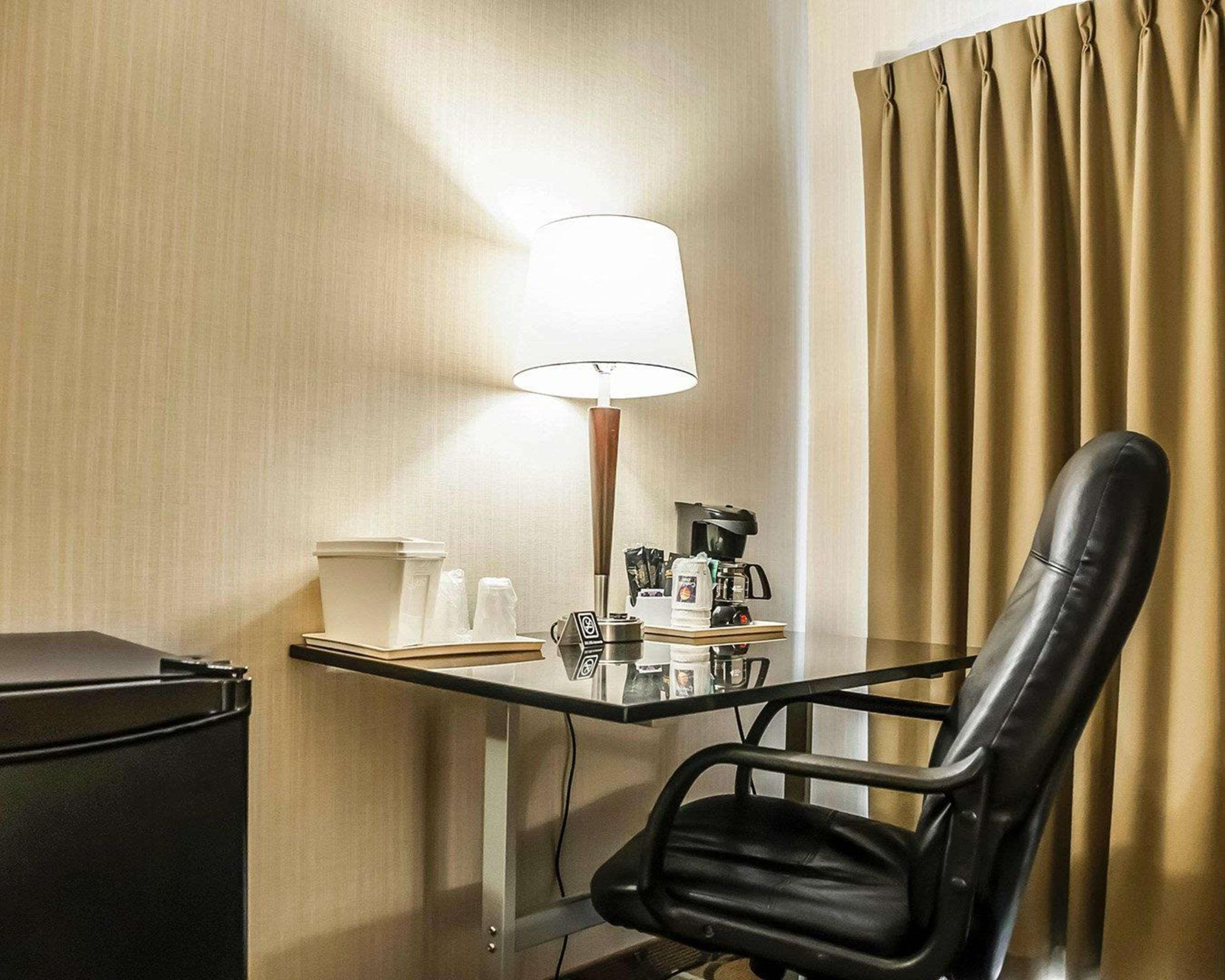 Comfort Inn Laval Eksteriør billede