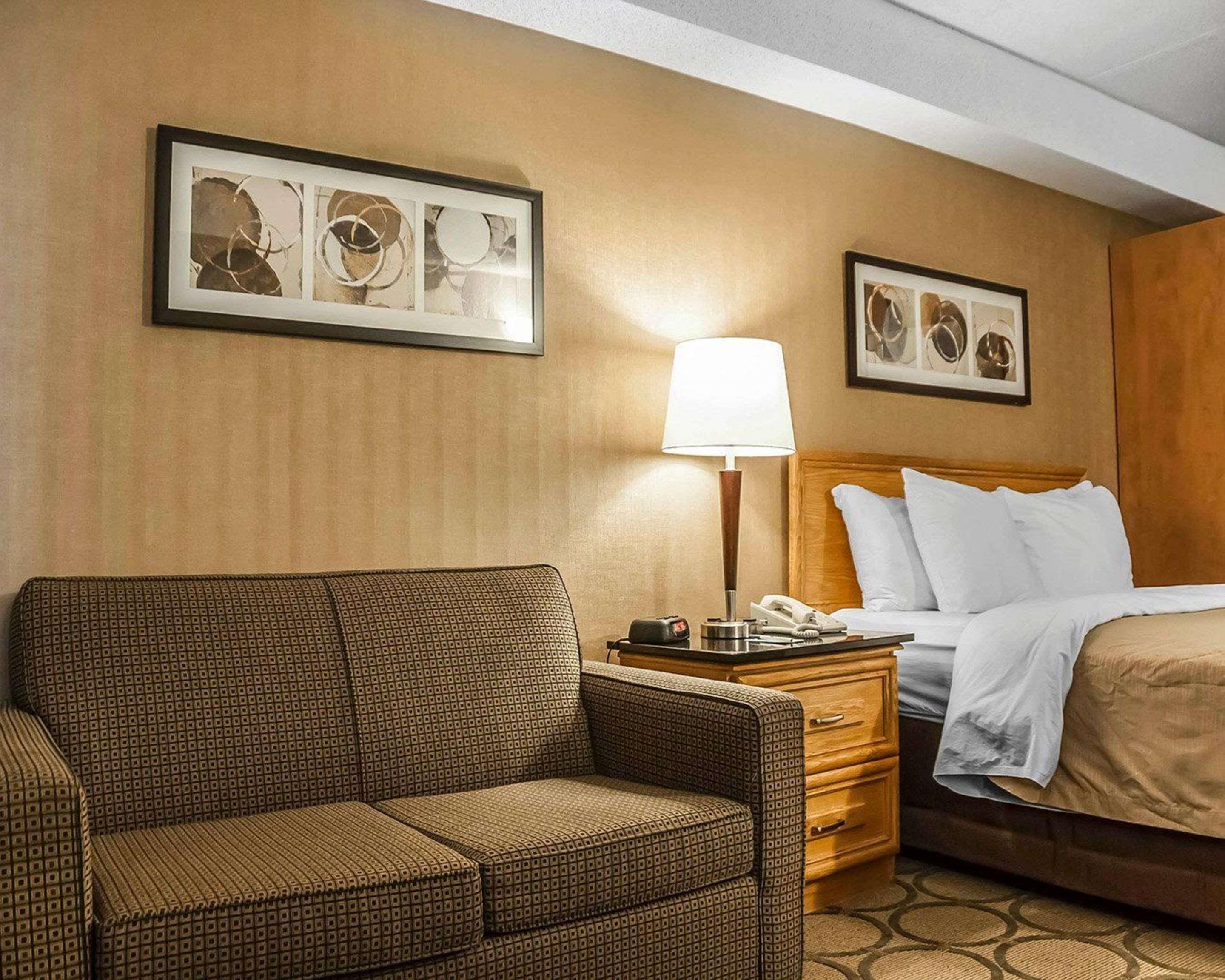 Comfort Inn Laval Eksteriør billede
