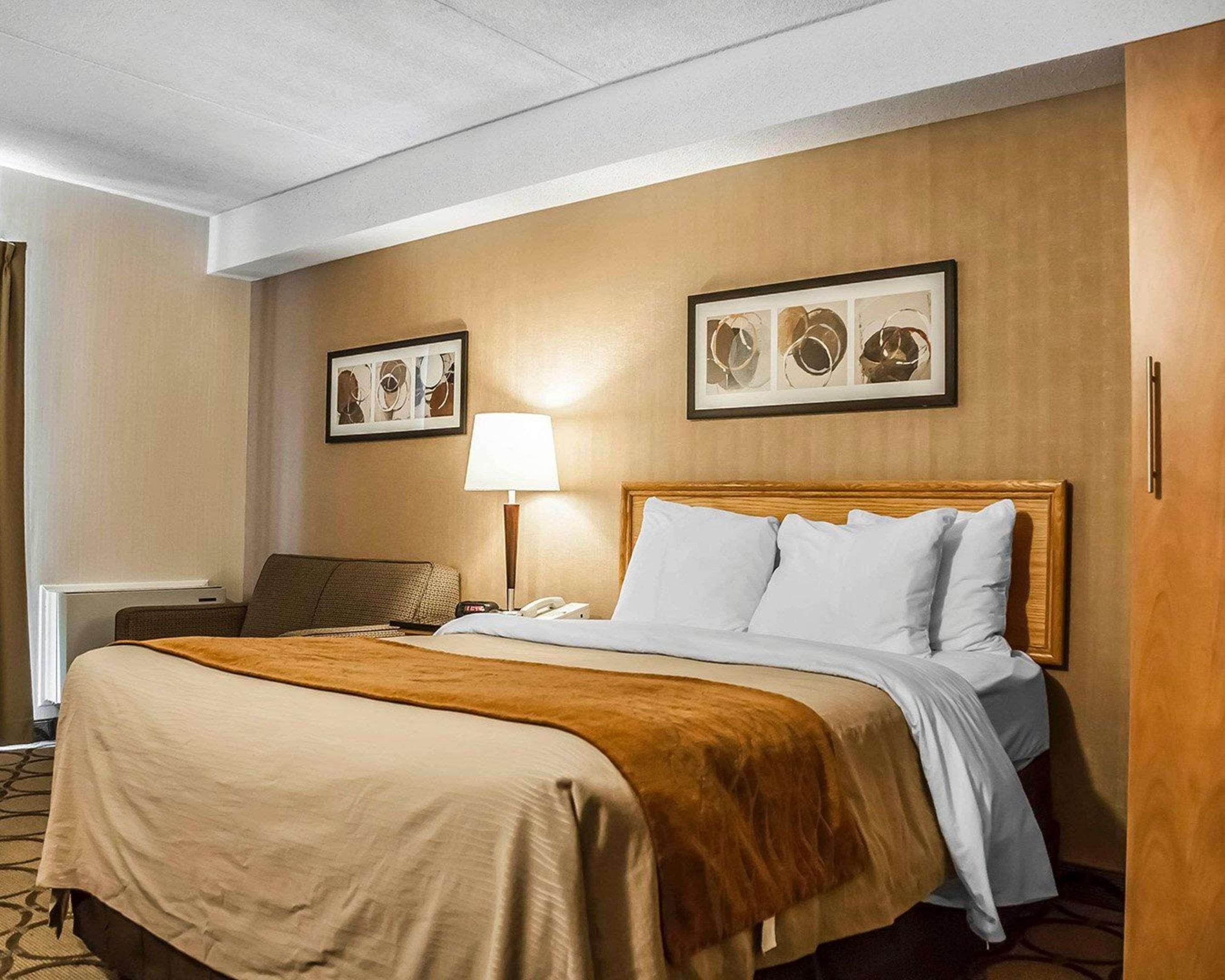 Comfort Inn Laval Eksteriør billede