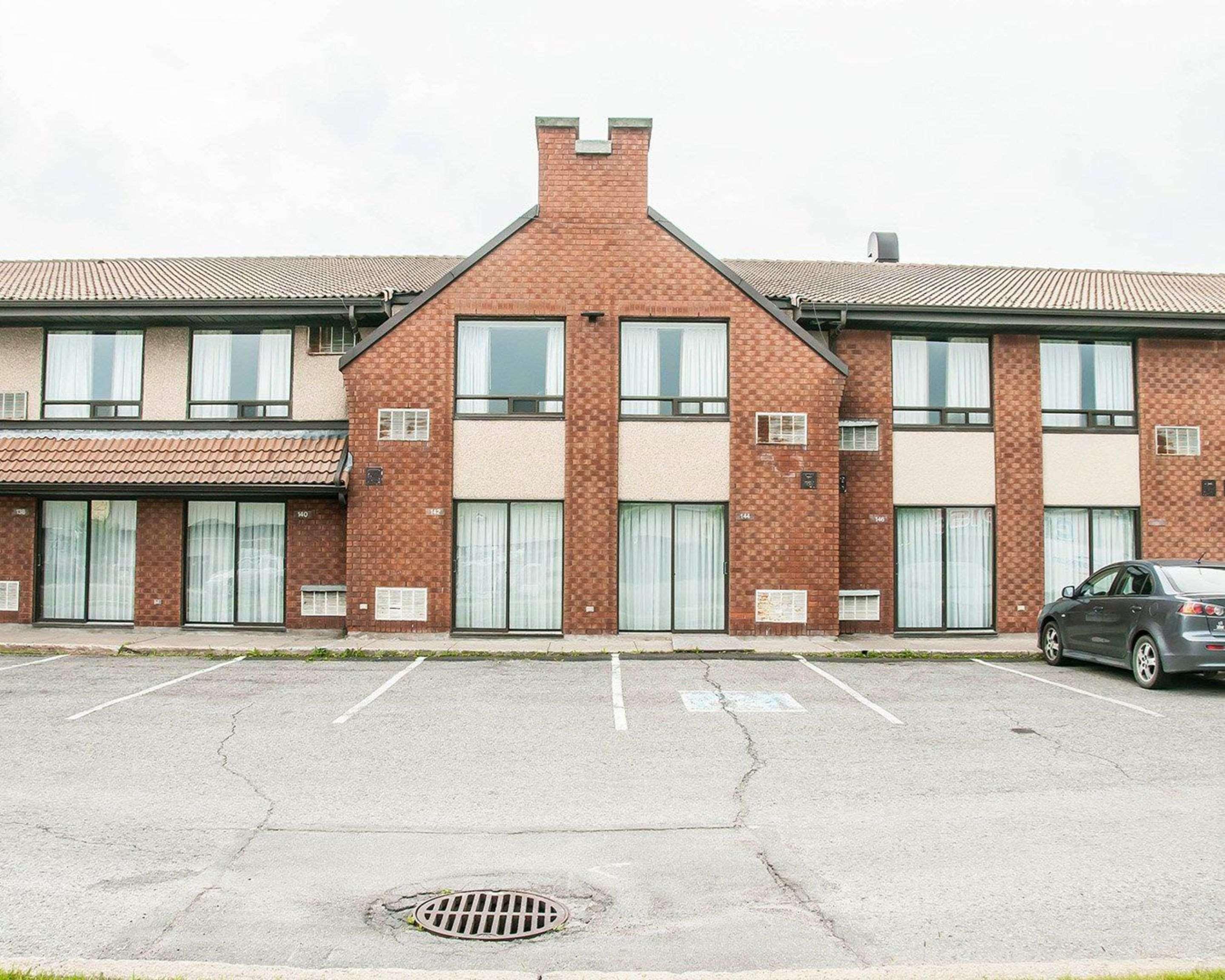 Comfort Inn Laval Eksteriør billede