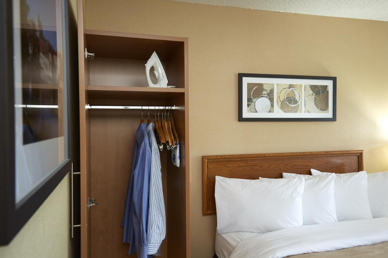 Comfort Inn Laval Eksteriør billede